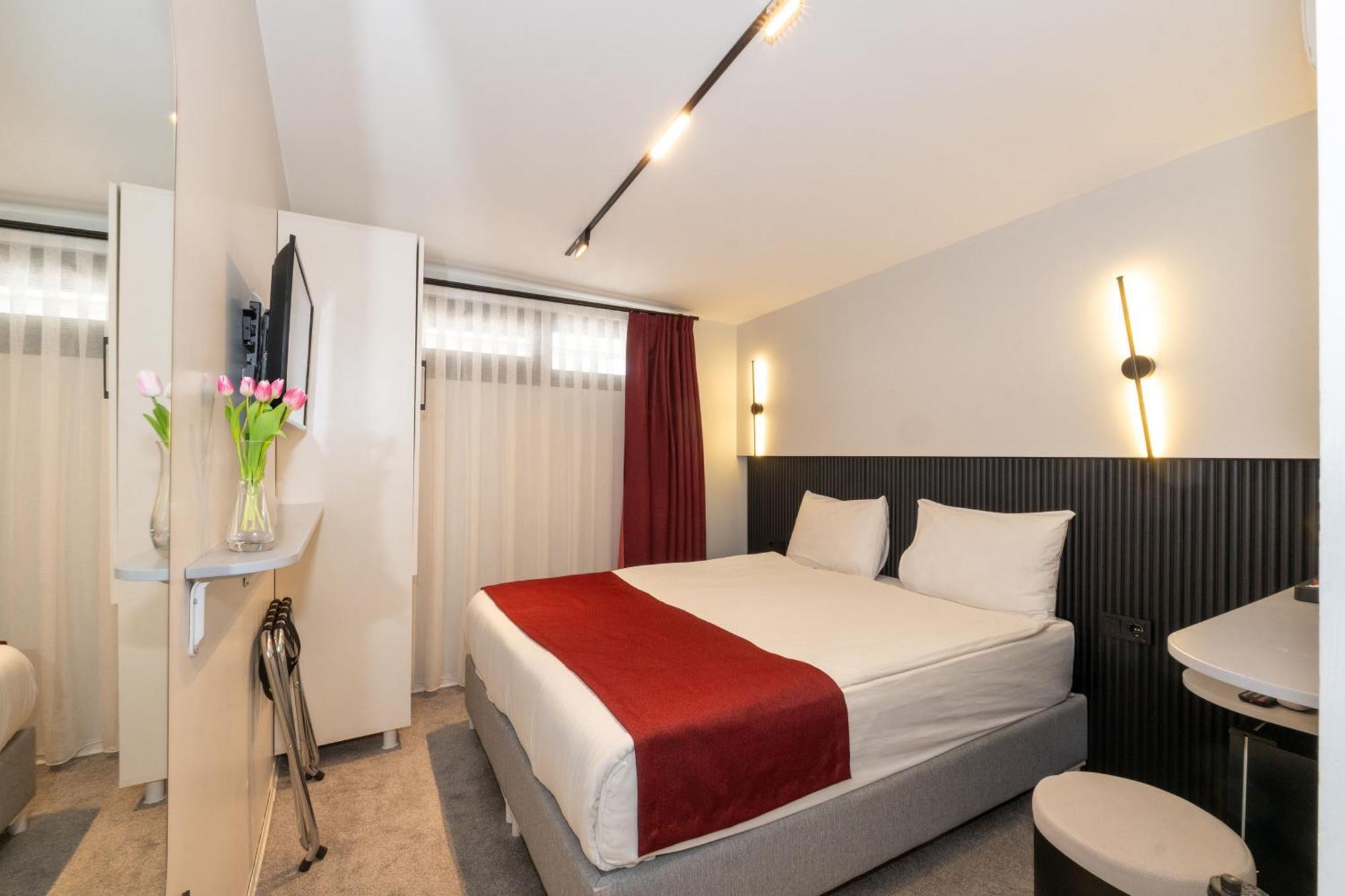 Istanbul Holiday Hotel Exterior photo