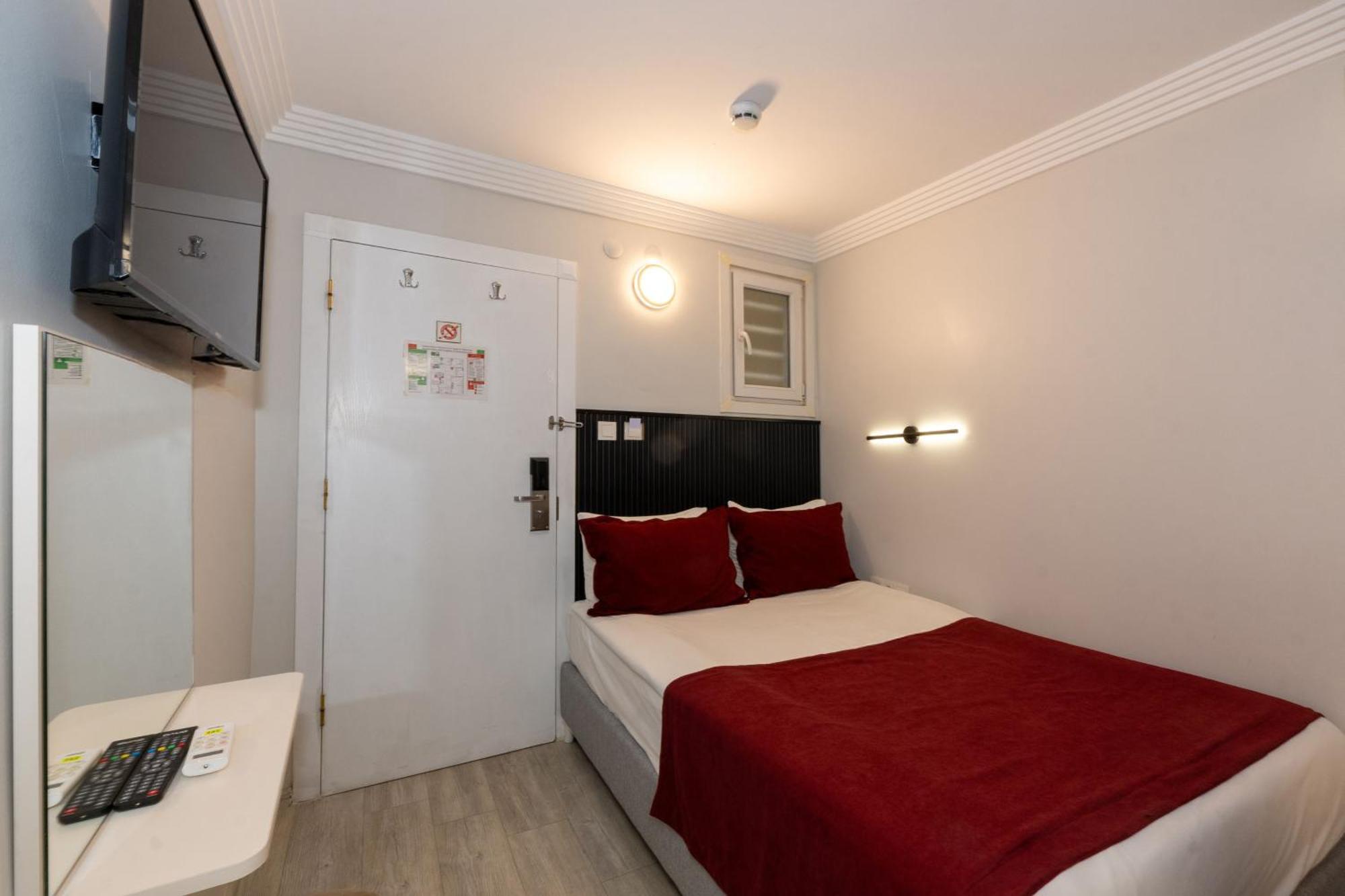 Istanbul Holiday Hotel Exterior photo