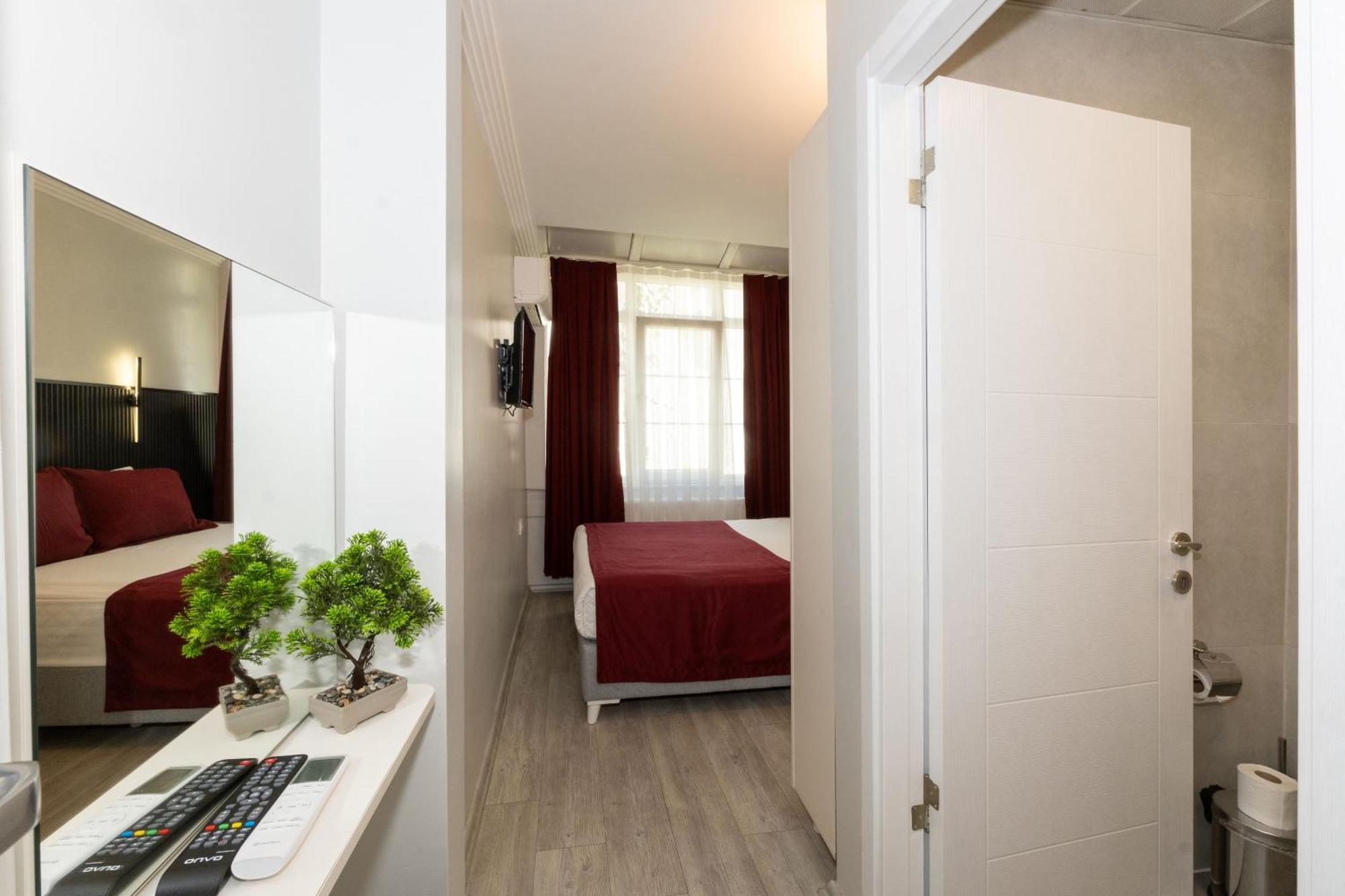 Istanbul Holiday Hotel Exterior photo
