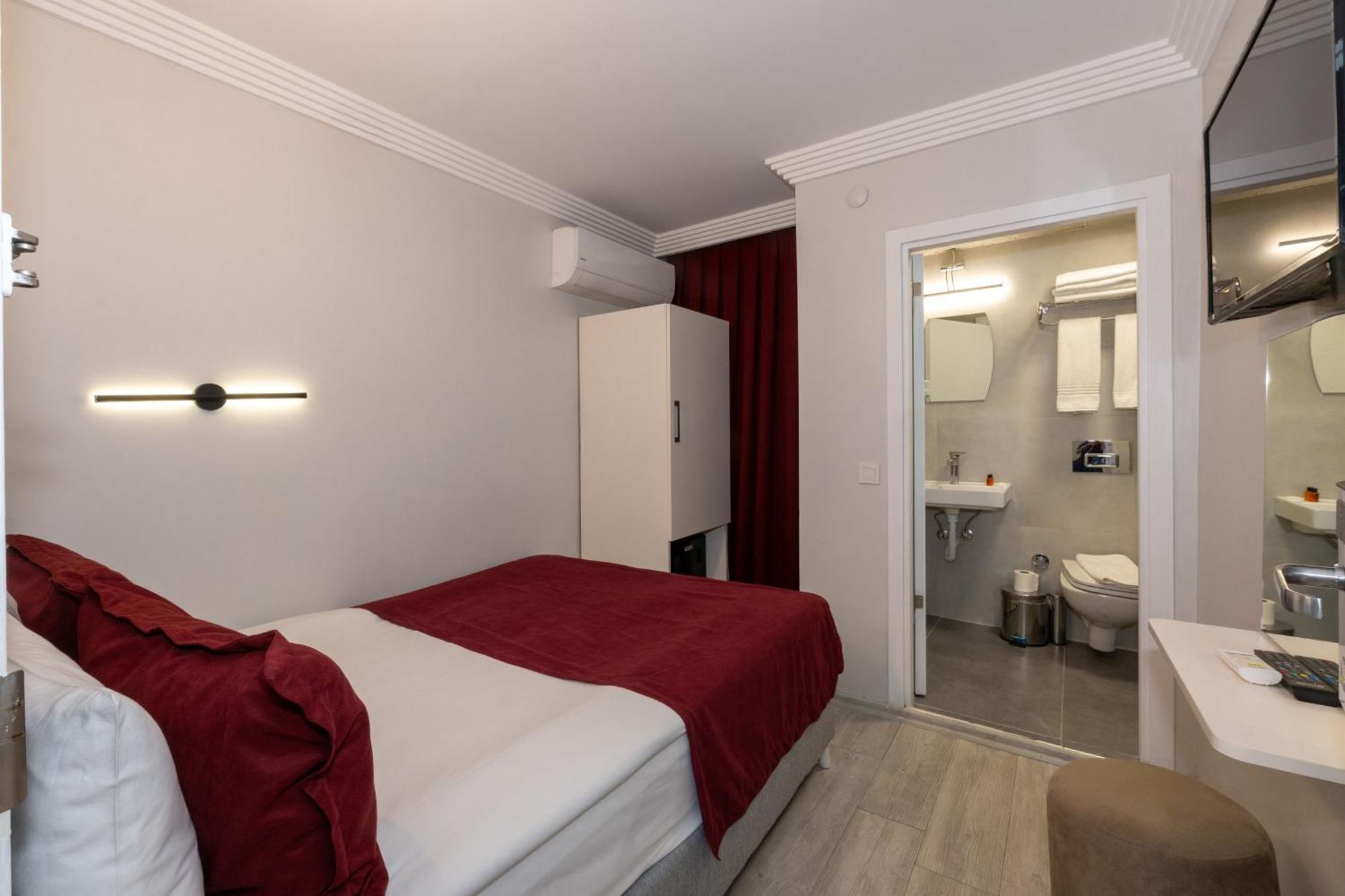 Istanbul Holiday Hotel Exterior photo