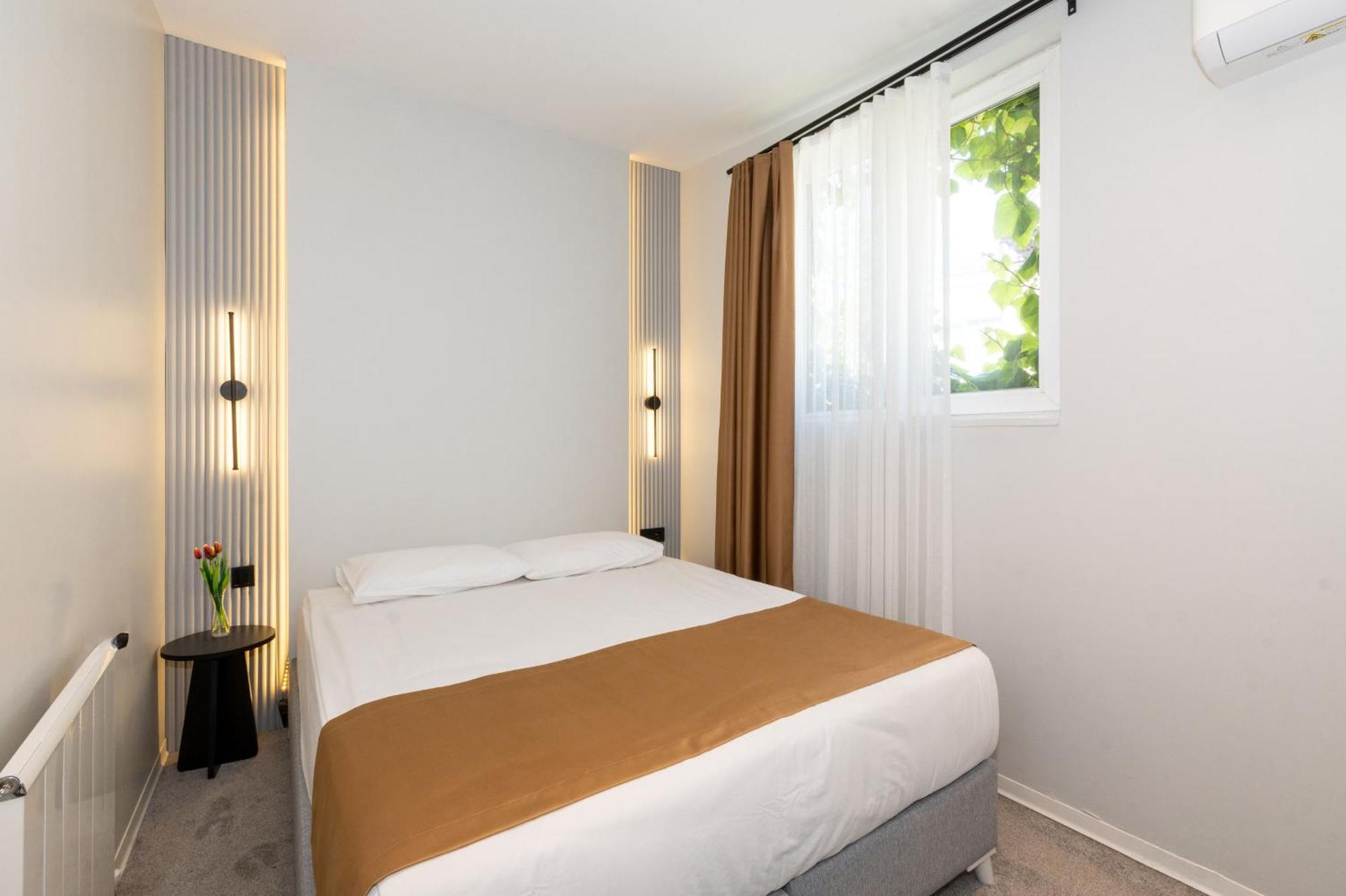 Istanbul Holiday Hotel Exterior photo